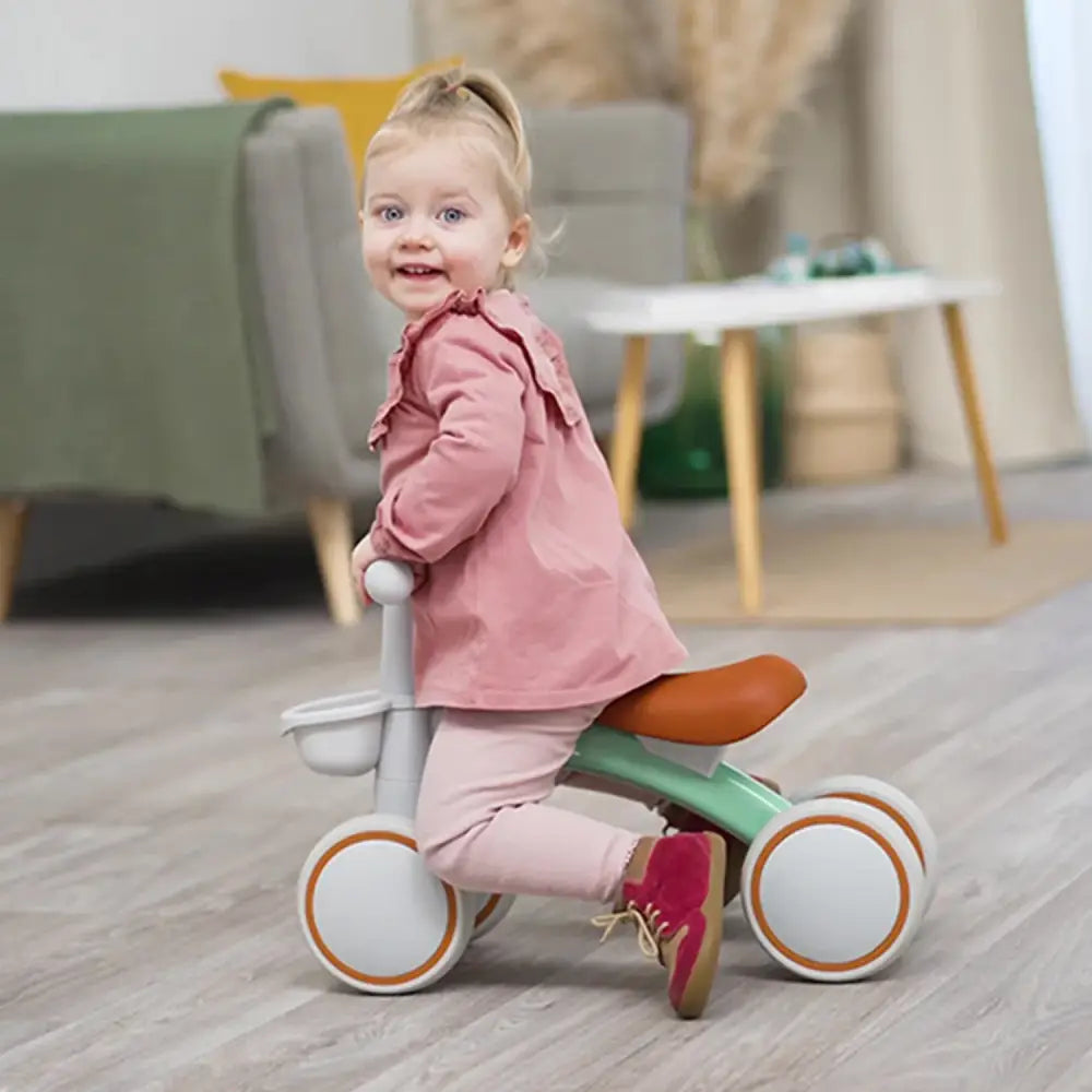 🚲 DinoBike Baby Balance – Bicicleta de Equilíbrio 4 Rodas sem Pedais para Bebés de 12 a 24 Meses